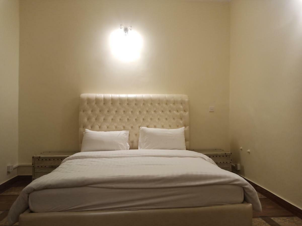 Royal Grace Guest House Islamabad Exterior photo